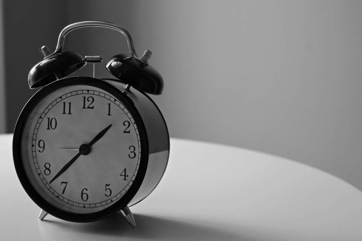 A Cron Based Alarm Clock That Sucks Less